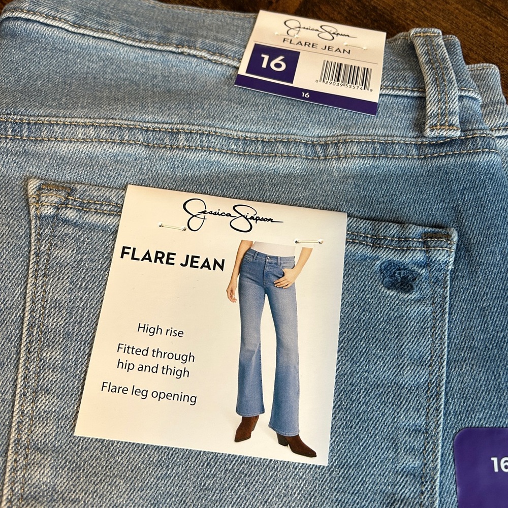 Jessica Simpson Ladies High-Rise 5-pocket Flare Jeans, Light Wash, Blue, Size 16 - Picture 3 of 6